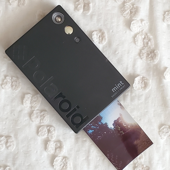 Polaroid Mint Instant Print Digital Camera - Picture 2 of 5